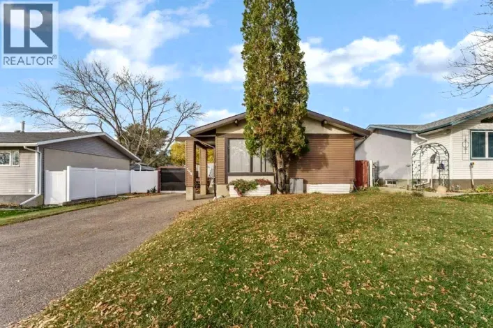 2158 7 Avenue NE, Medicine Hat