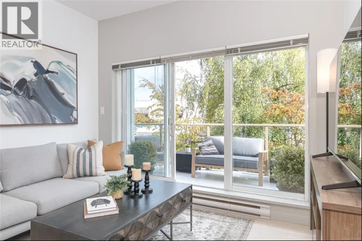 216 1550 Church Ave, Saanich