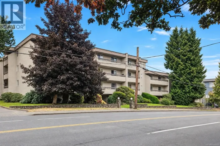 216 3235 Quadra St, Saanich