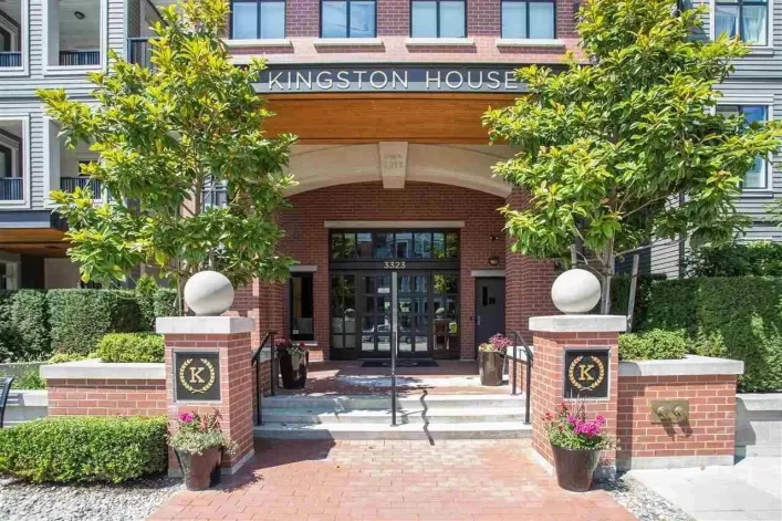 216 3323 151 STREET, Surrey