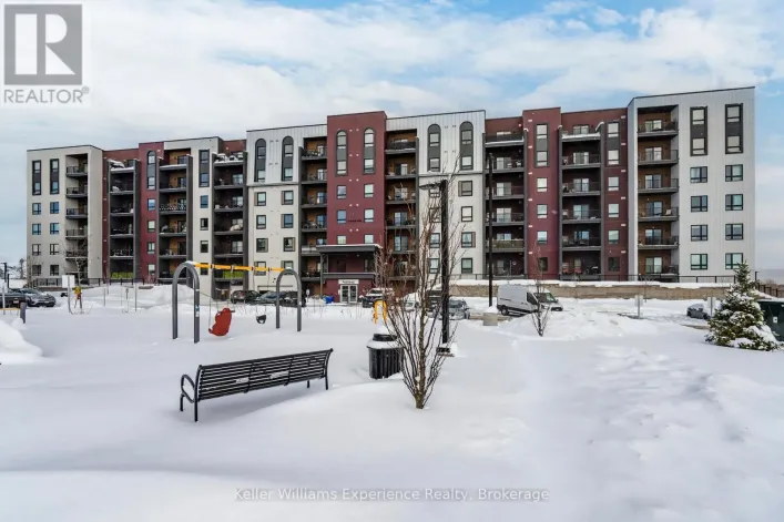 216 - 4 SPICE WAY, Barrie