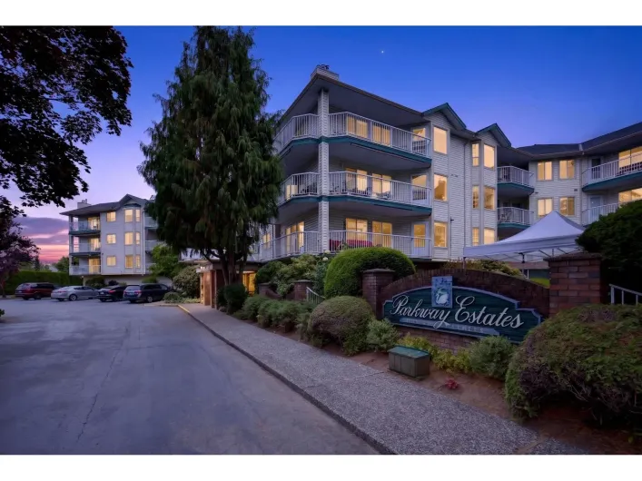 216 5360 205 STREET, Langley