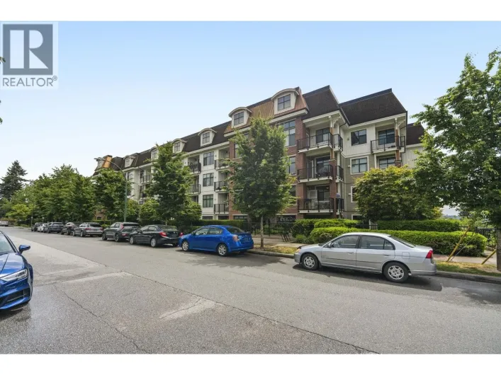 216 828 GAUTHIER AVENUE, Coquitlam