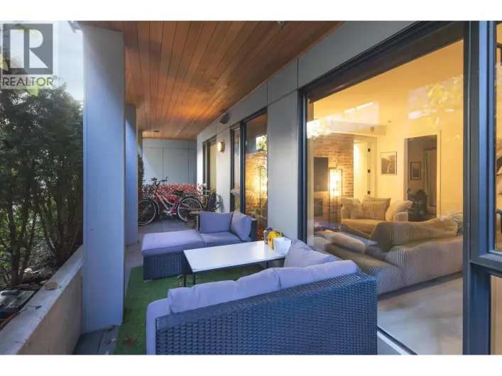 216 83 MOODY STREET, Port Moody