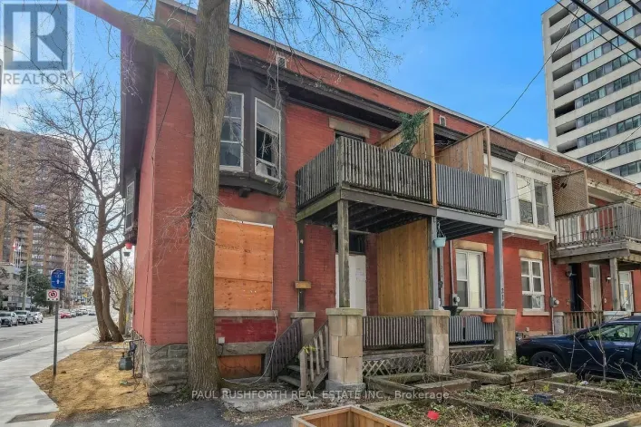 Row / Townhouse for sale: 216 BAY STREET, Ottawa