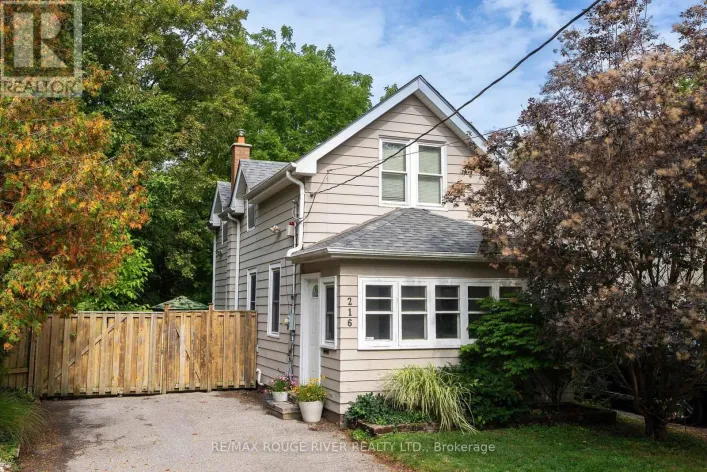 216 BURNS STREET W, Whitby