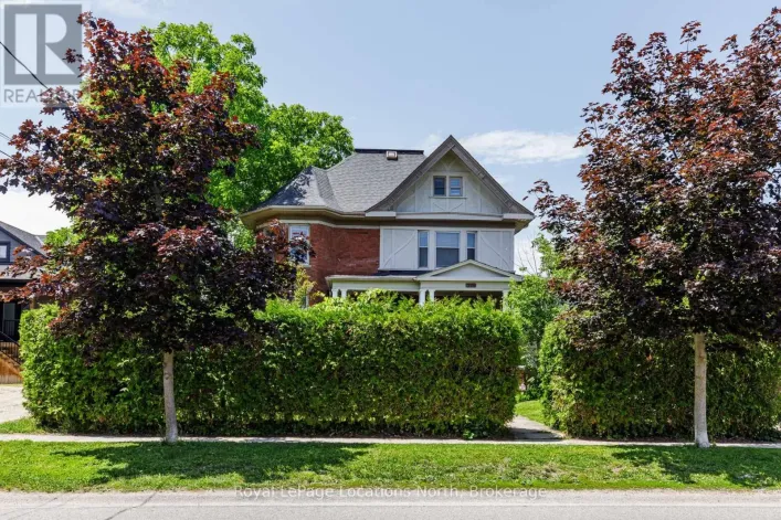 216 CEDAR STREET, Collingwood
