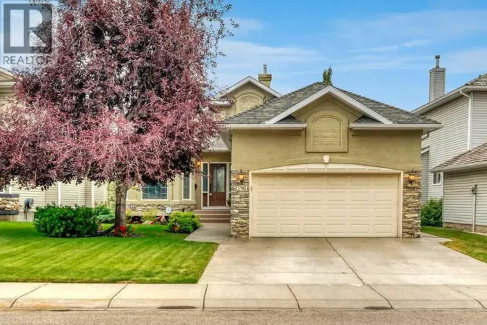 216 Douglas Woods Hill SE, Calgary