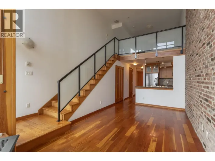 217 10 RENAISSANCE SQUARE, New Westminster