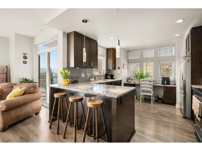 217 2242 WHATCOM ROAD, Abbotsford