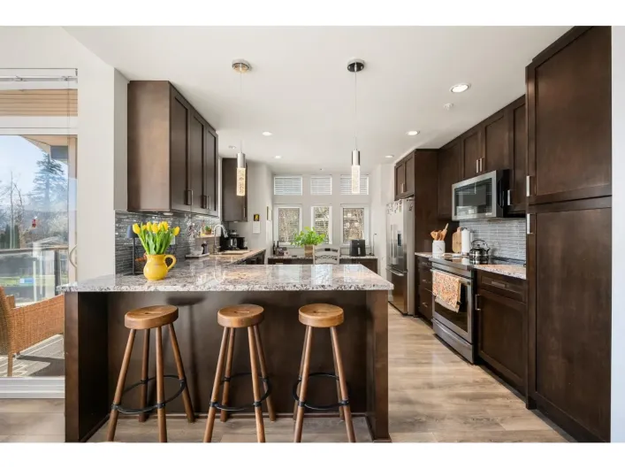 217 2242 WHATCOM ROAD, Abbotsford