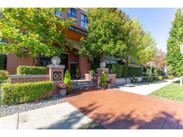 217 3323 151 STREET, Surrey