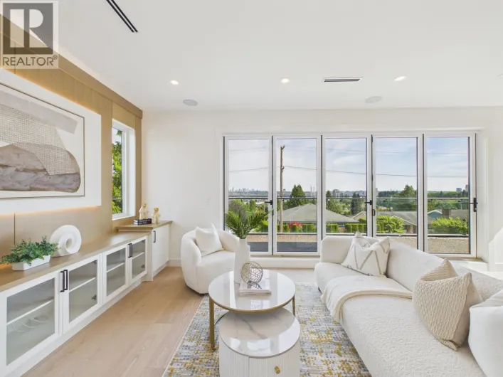 217 E EIGHTH AVENUE, New Westminster