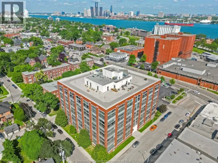 Apartment for sale: 2175 Wyandotte STREET East Unit# 301, Windsor