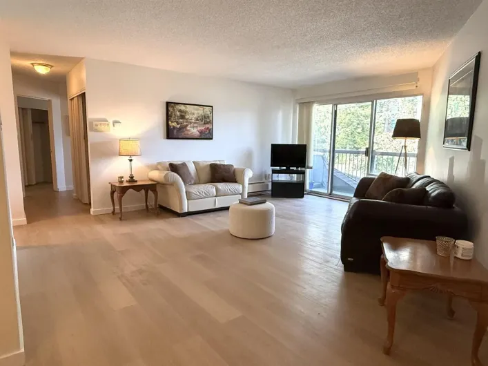 218 15020 NORTH BLUFF ROAD, White Rock