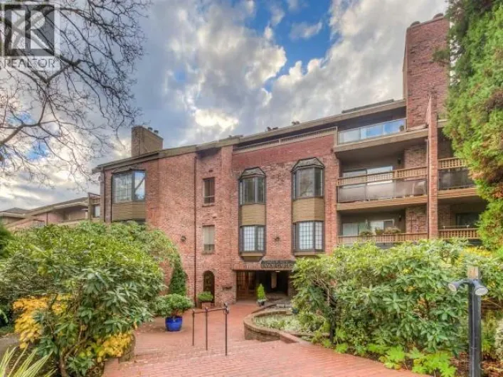 218 2320 W 40TH AVENUE, Vancouver