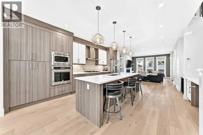 218 26 Avenue NW, Calgary