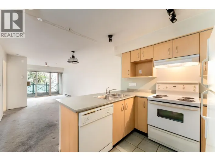 218 332 LONSDALE AVENUE, North Vancouver