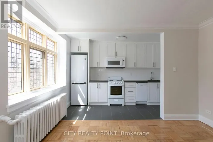 218 - 396 AVENUE ROAD, Toronto
