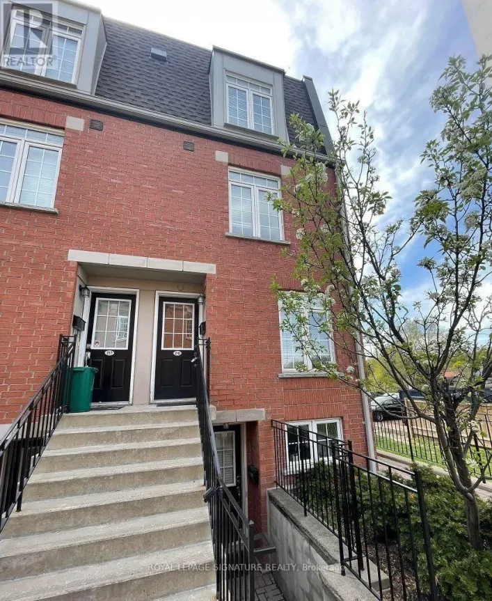 218 - 870 JANE STREET, Toronto