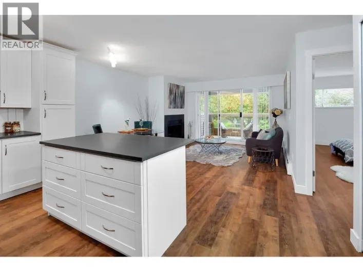 218 932 ROBINSON STREET, Coquitlam