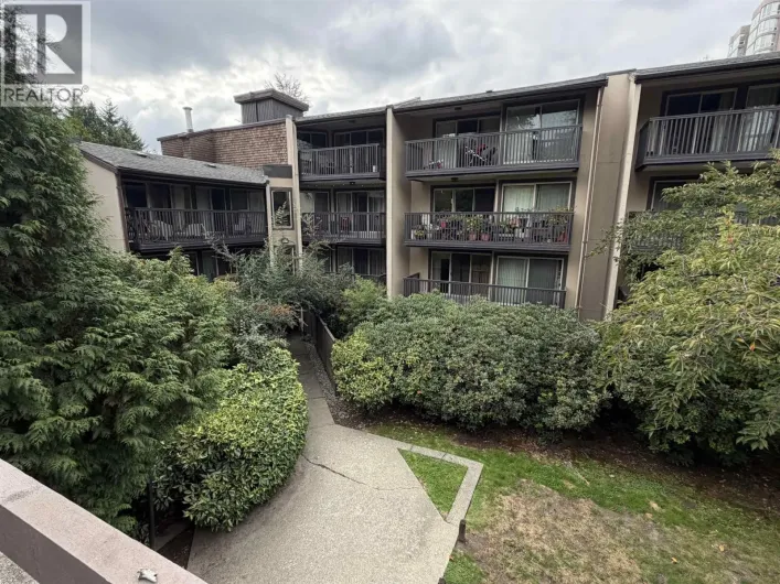 218 9857 MANCHESTER DRIVE, Burnaby