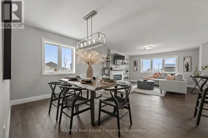 218 BRIDGE CRESCENT, Minto
