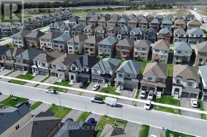 218 FLOOD AVENUE, Clarington