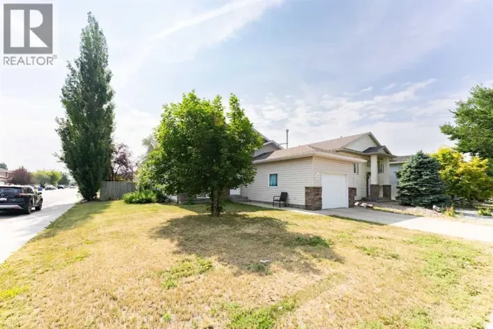 218 Uplands Boulevard N, Lethbridge