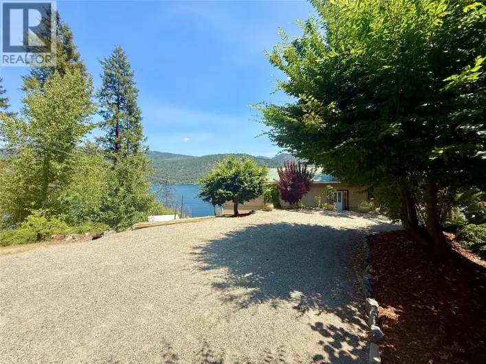 2186 West Lake Drive, Christina Lake