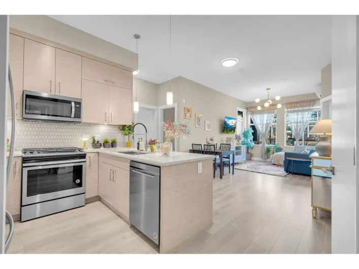 219 2120 GLADWIN ROAD, Abbotsford