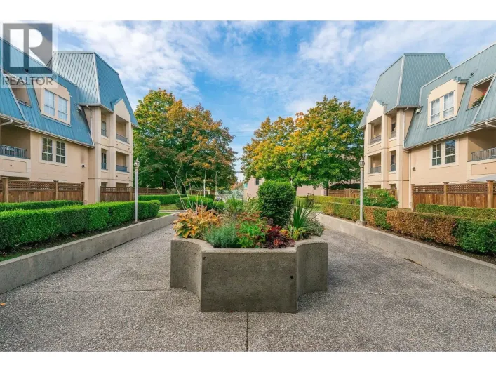 219 295 SCHOOLHOUSE STREET, Coquitlam