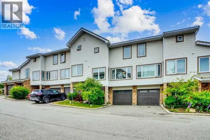 219 Coachway Lane SW, Calgary