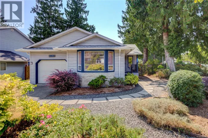 2193 Cardinal Pl, Comox