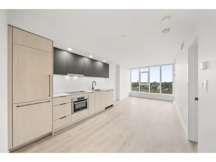 21XX 13738 CENTRAL AVENUE, Surrey