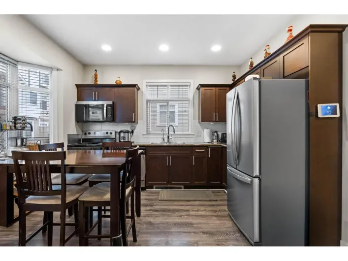 22 19551 66 AVENUE, Surrey