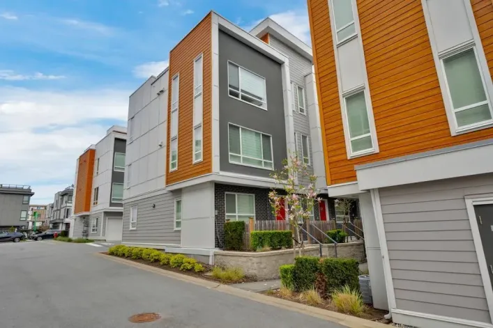 22 19628 55A AVENUE, Langley