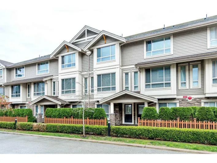 22 19752 55A AVENUE, Langley