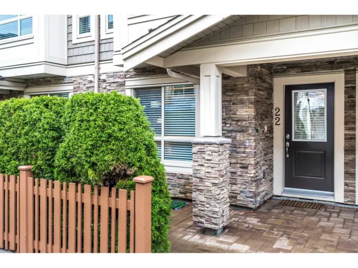 22 19752 55A AVENUE, Langley