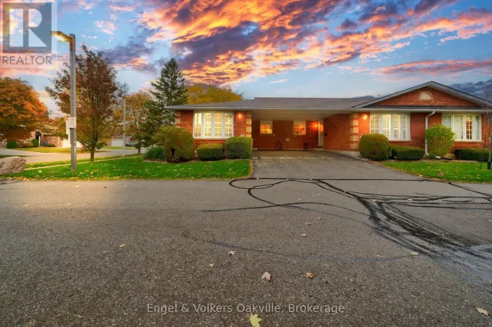 22 - 20 COURTLAND DRIVE, Brantford