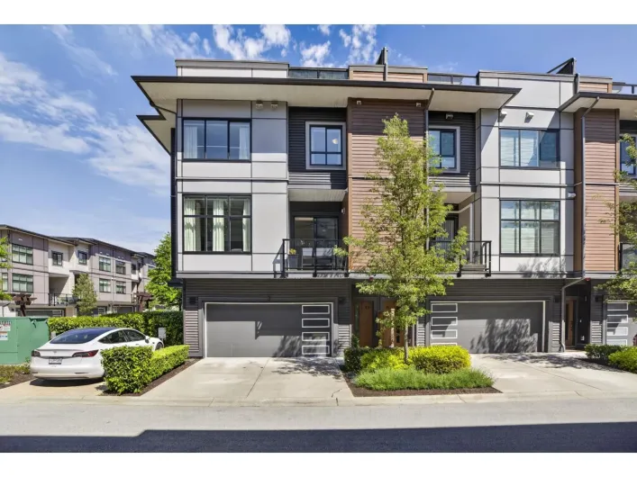 22 20852 78B AVENUE, Langley