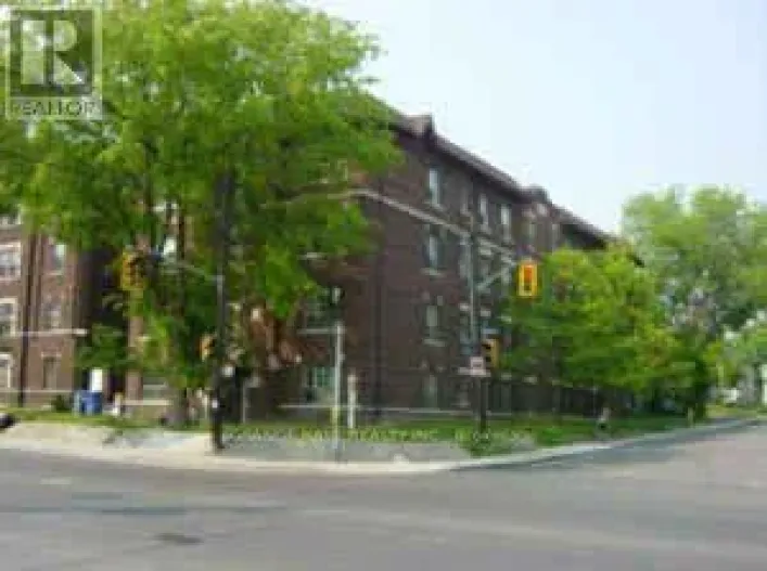 22 - 229 VAUGHAN ROAD, Toronto