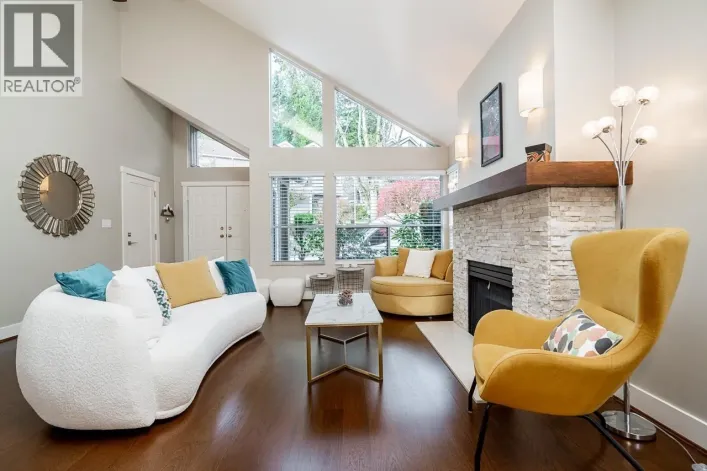 22 4055 INDIAN RIVER DRIVE, North Vancouver