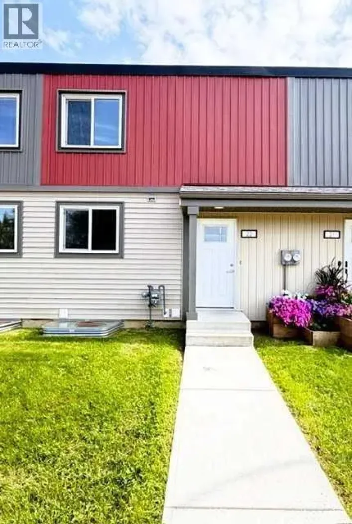 22, 608 Main Street NW, Slave Lake