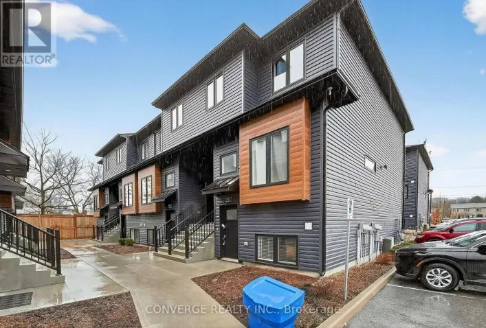 22 - 781 CLARE AVENUE, Welland