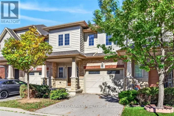 22 - 8 LAKELAWN ROAD, Grimsby