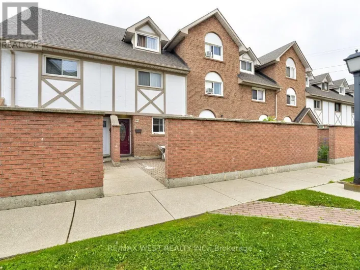 22 - 83 IRWIN ROAD, Toronto