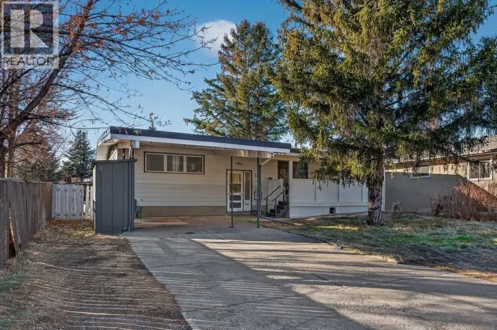 22 Acadia Road W, Lethbridge