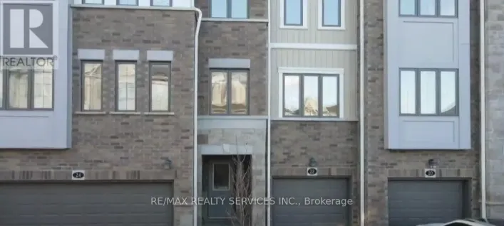 Row / Townhouse for rent: 22 BANK SWALLOW CRESCENT, Kitchener