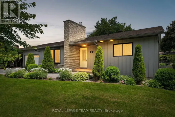 22 BARRHAVEN CRESCENT, Ottawa